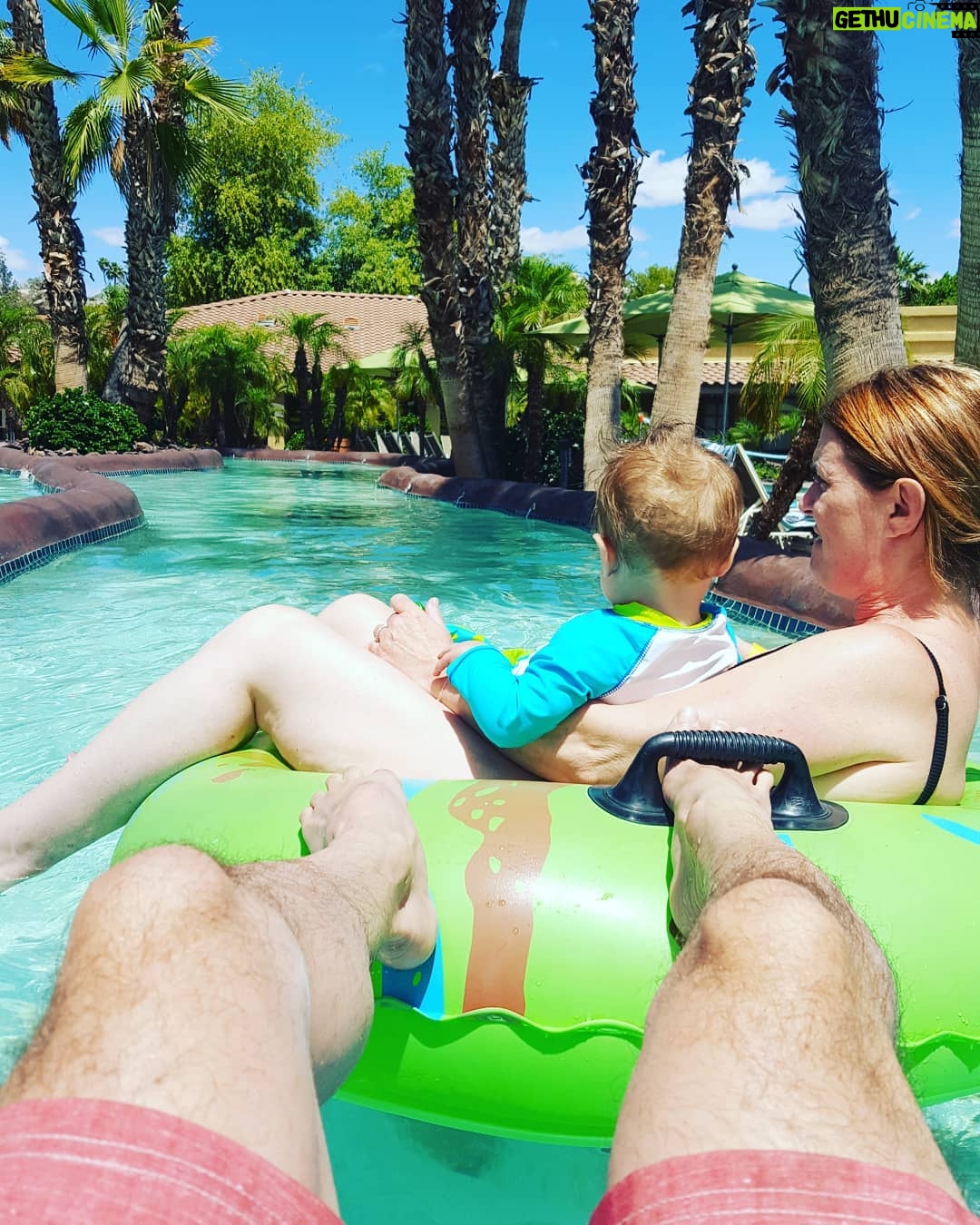 Thomas Beatie - 614 Likes - La rivière paresseuse 🕶🌴🍹 The lazy river