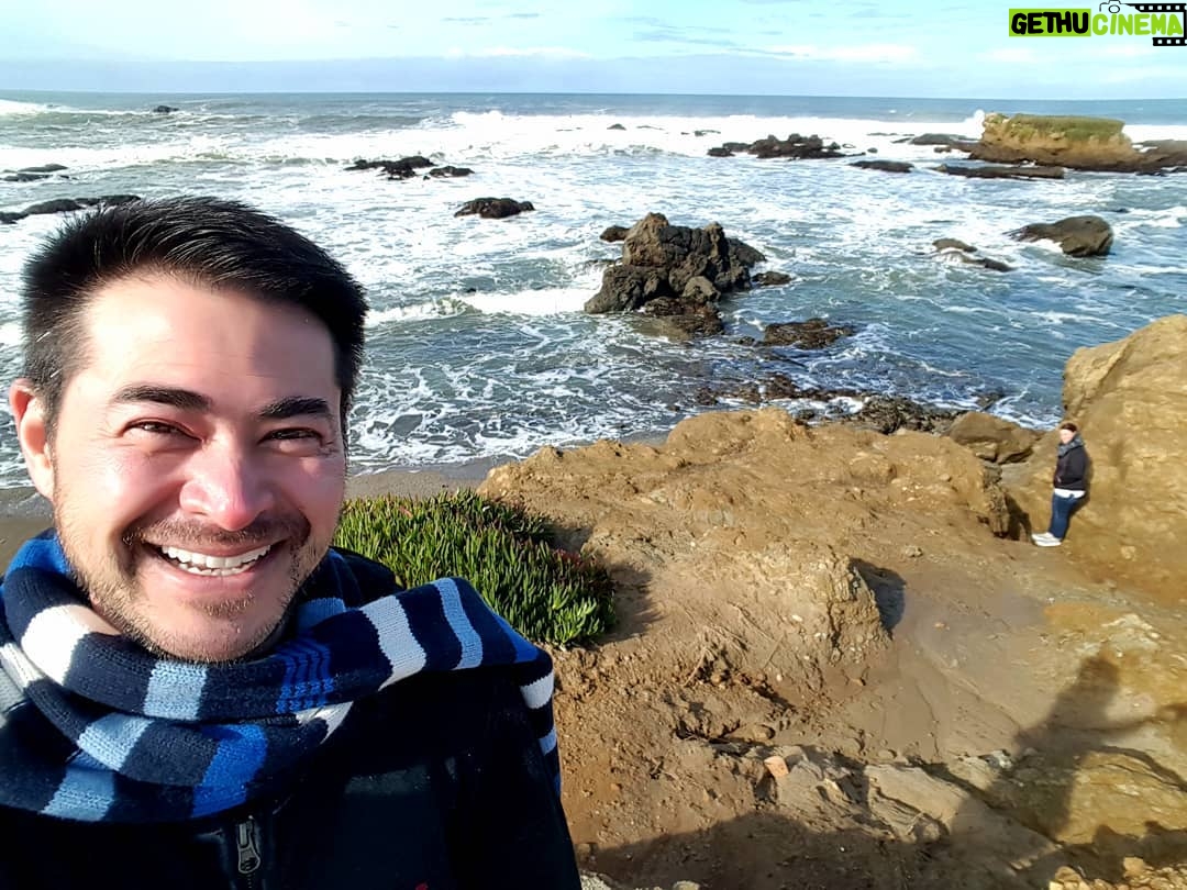 Thomas Beatie - 613 Likes - Happy Saturday! 💑🐳🦀