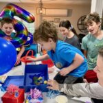 Thomas Beatie Instagram - Il y a 5 ans, ma femme a accouché à l'âge de 48 ans... et voilà! 🎂👪♥️🥳 5 years ago, my wife gave birth at the age of 48... and voila! Sweet boy! Phoenix, Arizona