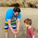 Thomas Beatie Instagram – Un petit délice sur les plages de Malibu. 🦀 Just a little delight on the beaches of Malibu. Malibu, California