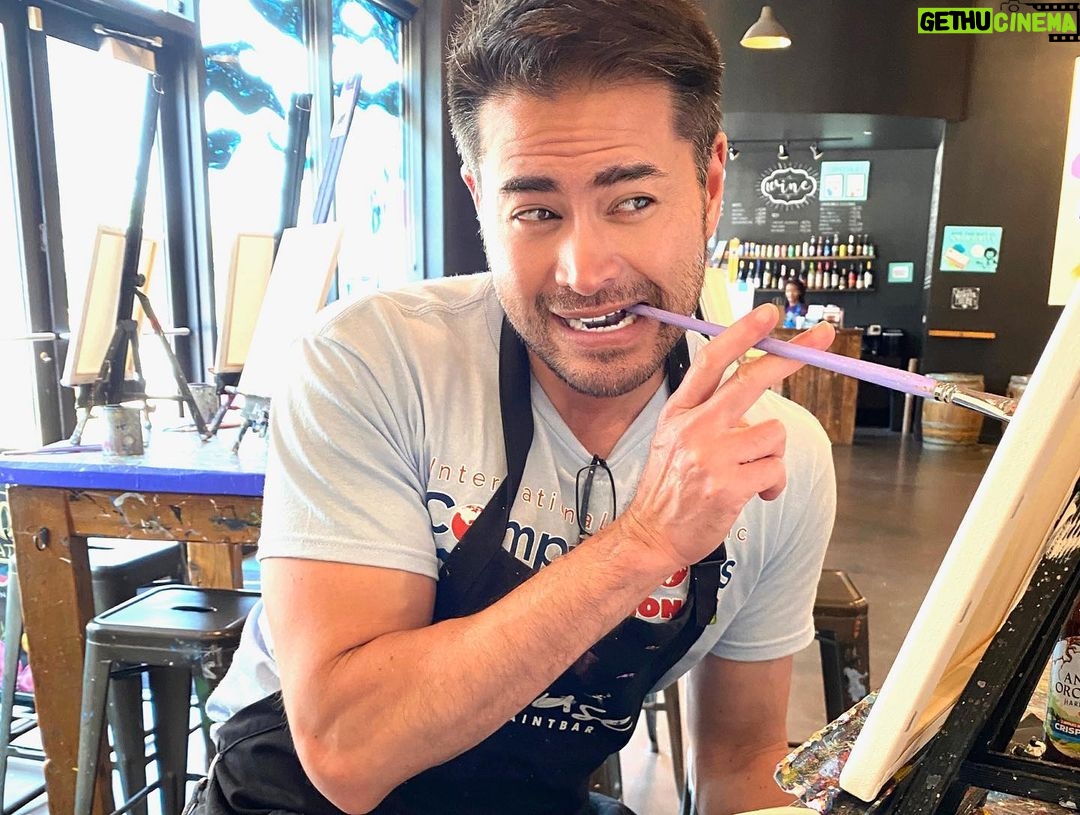 Thomas Beatie Instagram - Créer des souvenirs du temps de peinture de papa / fils à @muse_paintbar ❤️👨🎨 Creating memories of Daddy/son painting time. National Harbor, Maryland