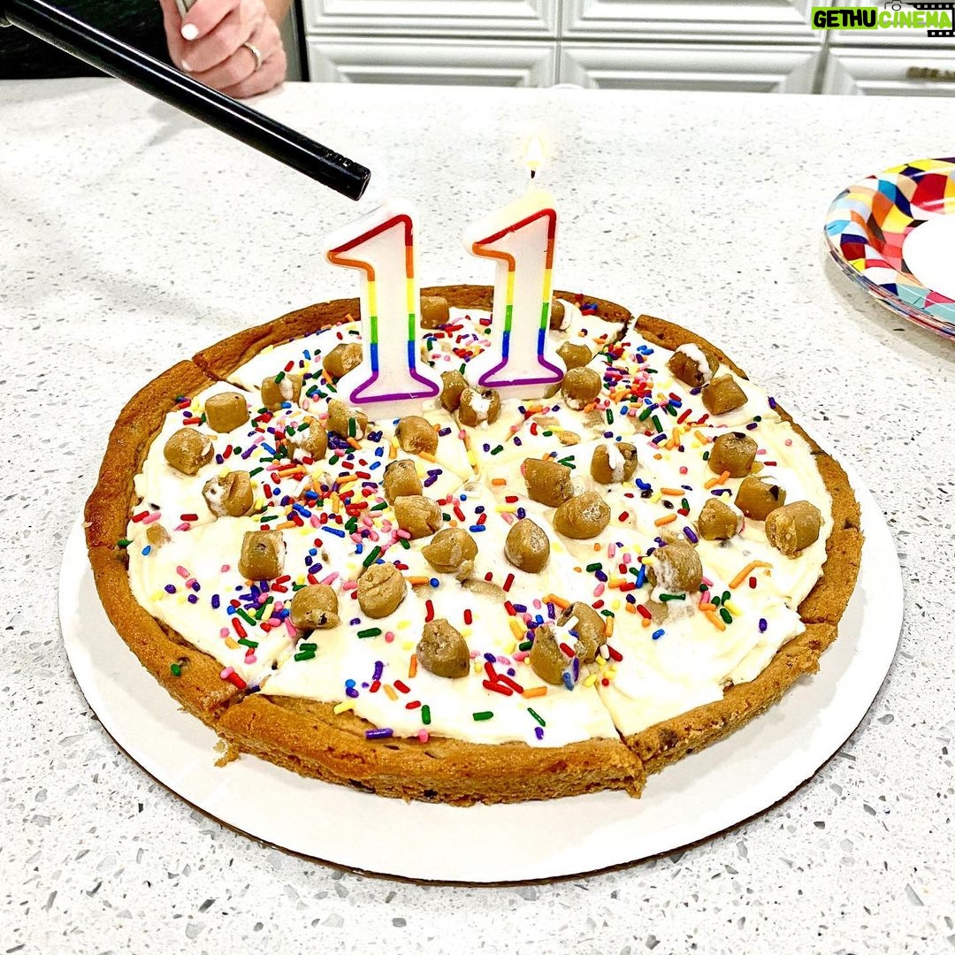 Thomas Beatie - 728 Likes - Jensen a maintenant 11 ans ! Mais, toujours mon bébé. 🎂🎉😘😱🎁 Jensen is now 11… but will always be my baby!