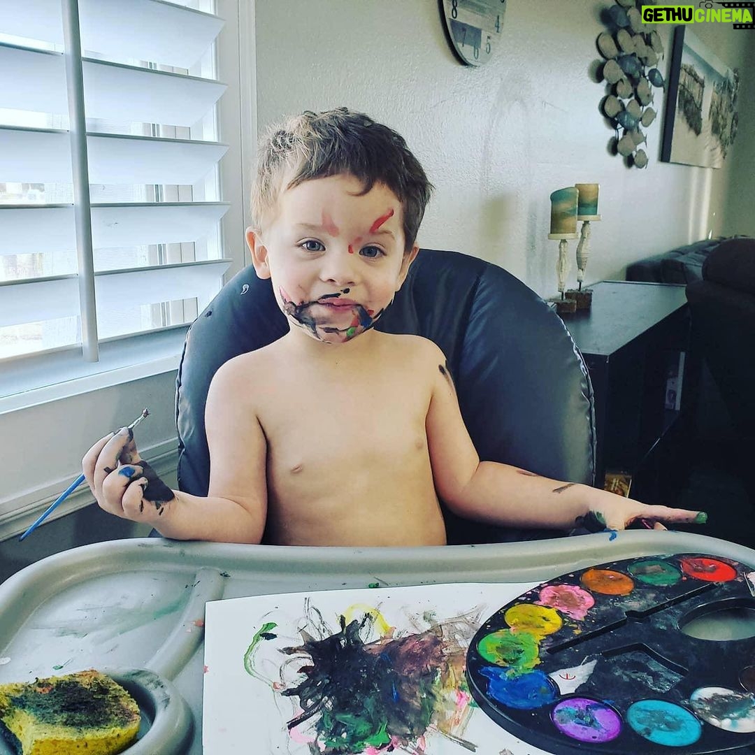 Thomas Beatie - 479 Likes - Et il a dessiné la barbiche noire et les cornes rouges tout seul sans miroir! 👺👶🏻And he drew the black goatee and red horns all by himself without a mirror!