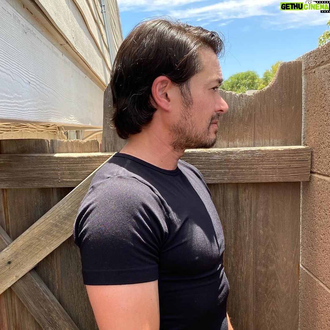 Thomas Beatie - 1K Likes - Bye bye, cheveux quarantaine! 👋 Bye bye, quarantine hair!