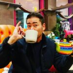 Thomas Beatie Instagram - L’indice. Je suits où? 😜 Hint. I am where?