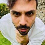Tiago Careto Instagram - Não deveríamos promover a paz? Algures no Planeta Terra