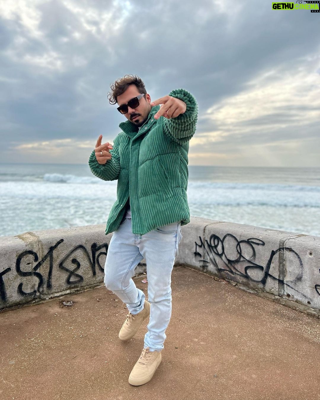 Tiago Careto Instagram - Praia sempre, mesmo de inverno. Concordam? Nos dias de pausa e descanso não há nada melhor que aproveitar junto dos nossos o melhor que a natureza tem para nos oferecer 🌊 Cascais