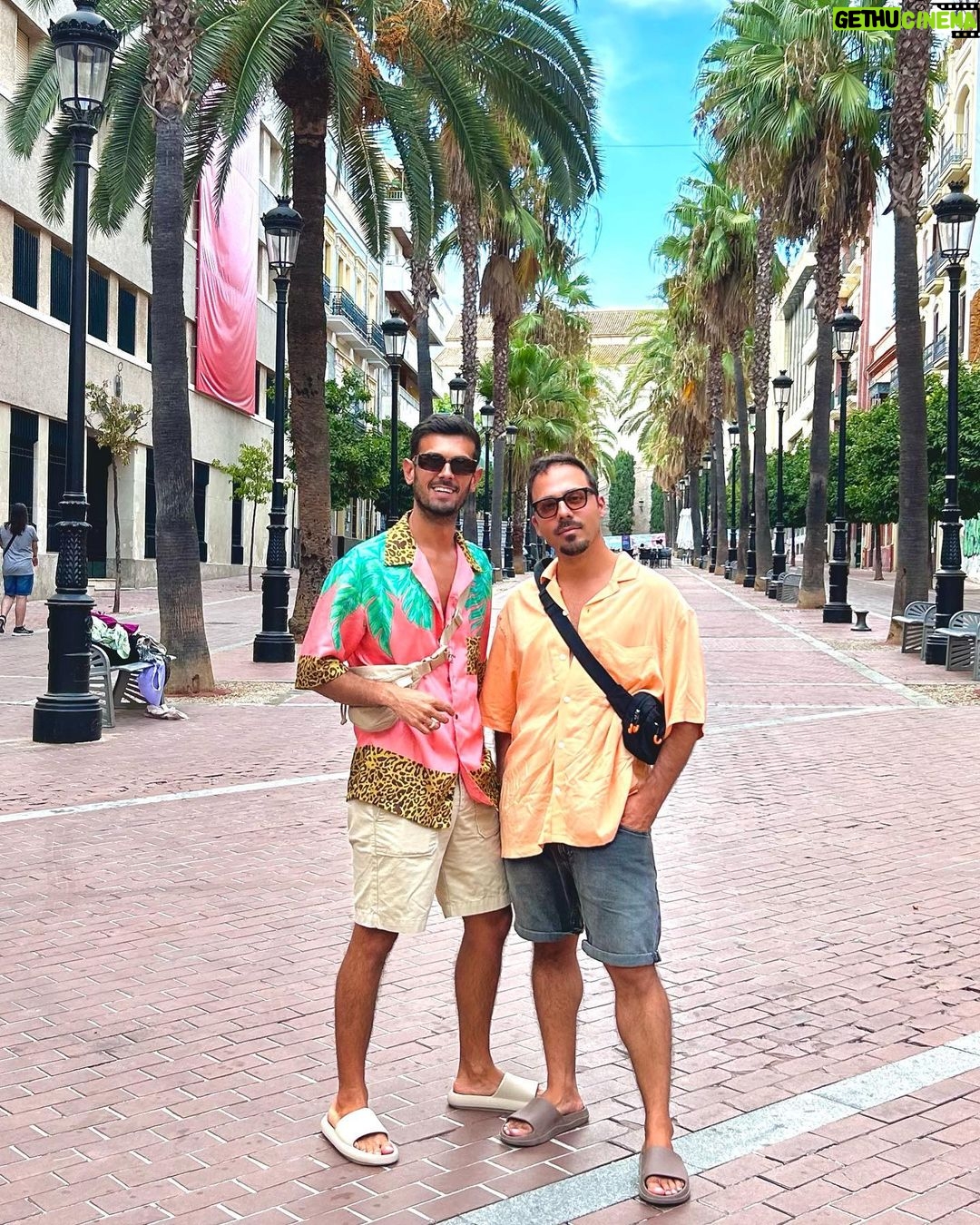Tiago Careto Instagram - Fomos passear sem destino. Viemos parar a Huelva, coisa simples! E acho que vamos ficar por aqui π€£! A noite de Huelva que nos aguarde πͺπΈπ Huelva, Spain
