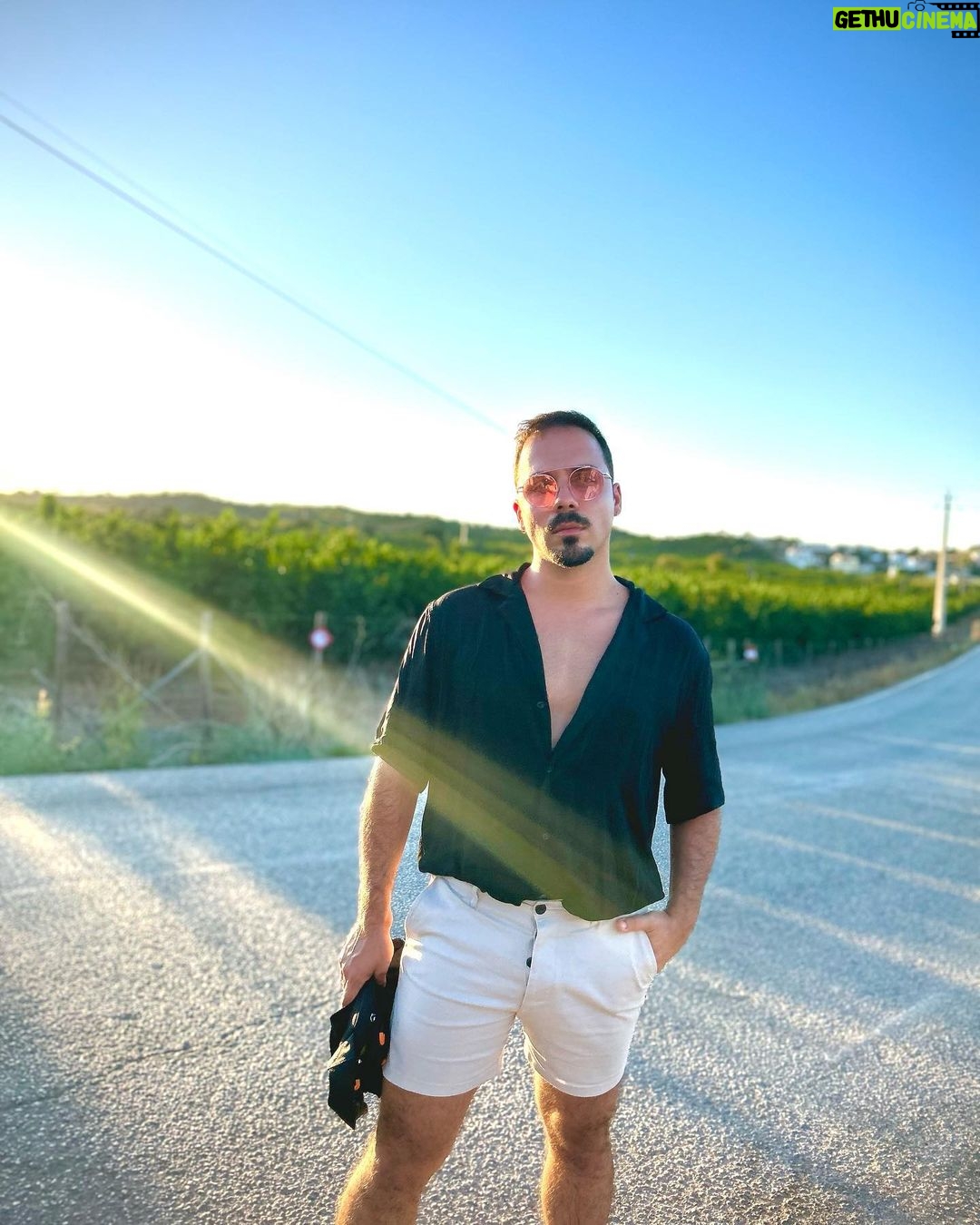 Tiago Careto Instagram - Que bela forma de entrar no mês de Agosto 😉 Altura, Faro, Portugal