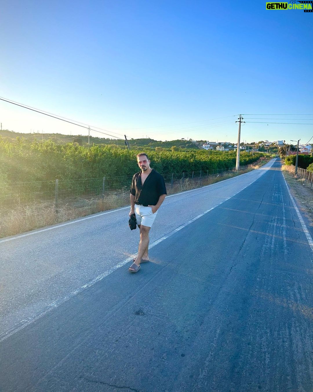 Tiago Careto Instagram - Que bela forma de entrar no mês de Agosto 😉 Altura, Faro, Portugal