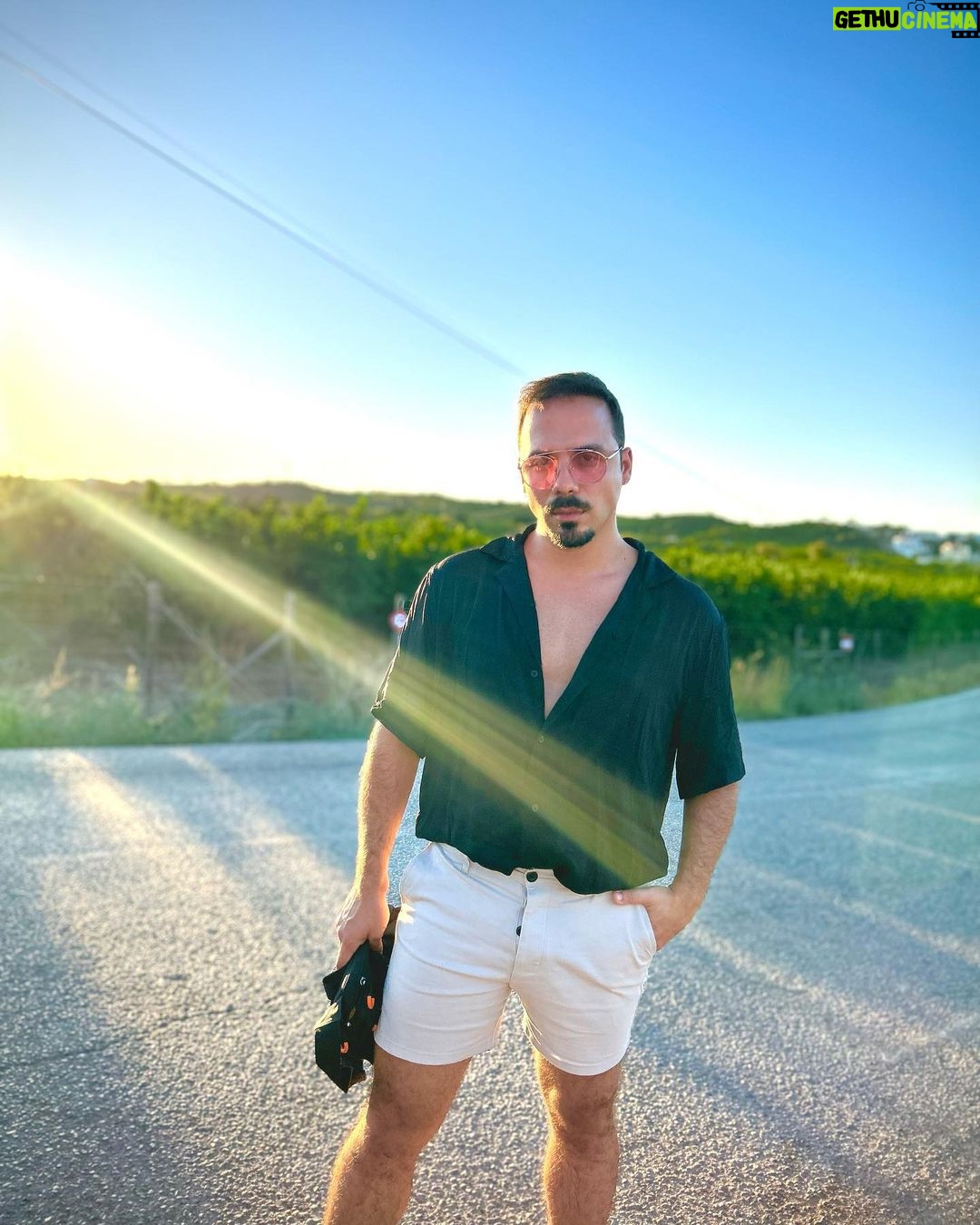 Tiago Careto Instagram - Que bela forma de entrar no mês de Agosto 😉 Altura, Faro, Portugal