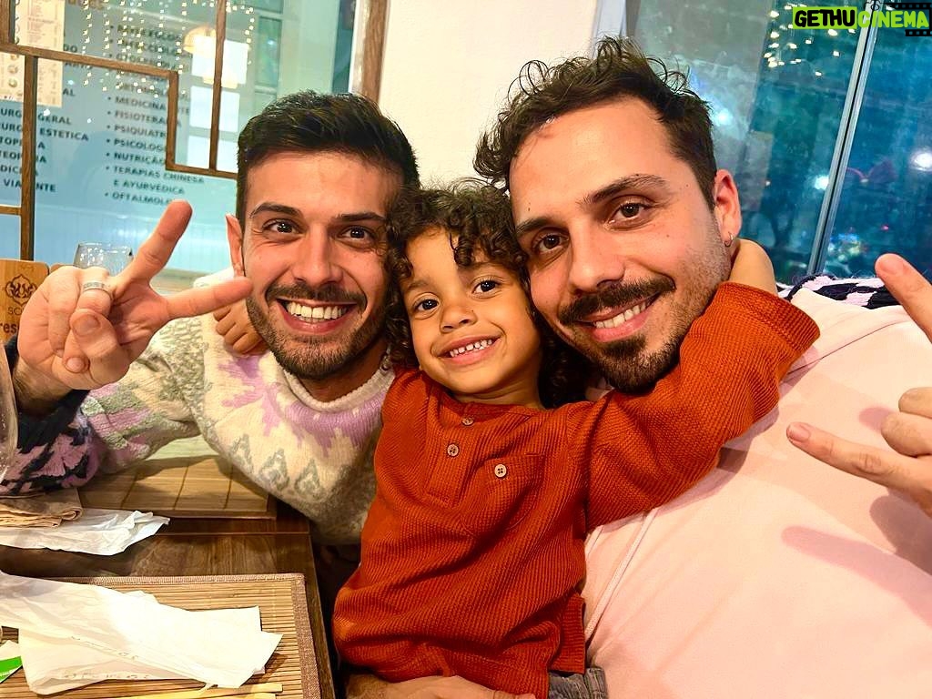 Tiago Careto Instagram - Amamos-te muito Lonô! 4 anos de pura liberdade e felicidade 🐒🐒🐒 Cascais
