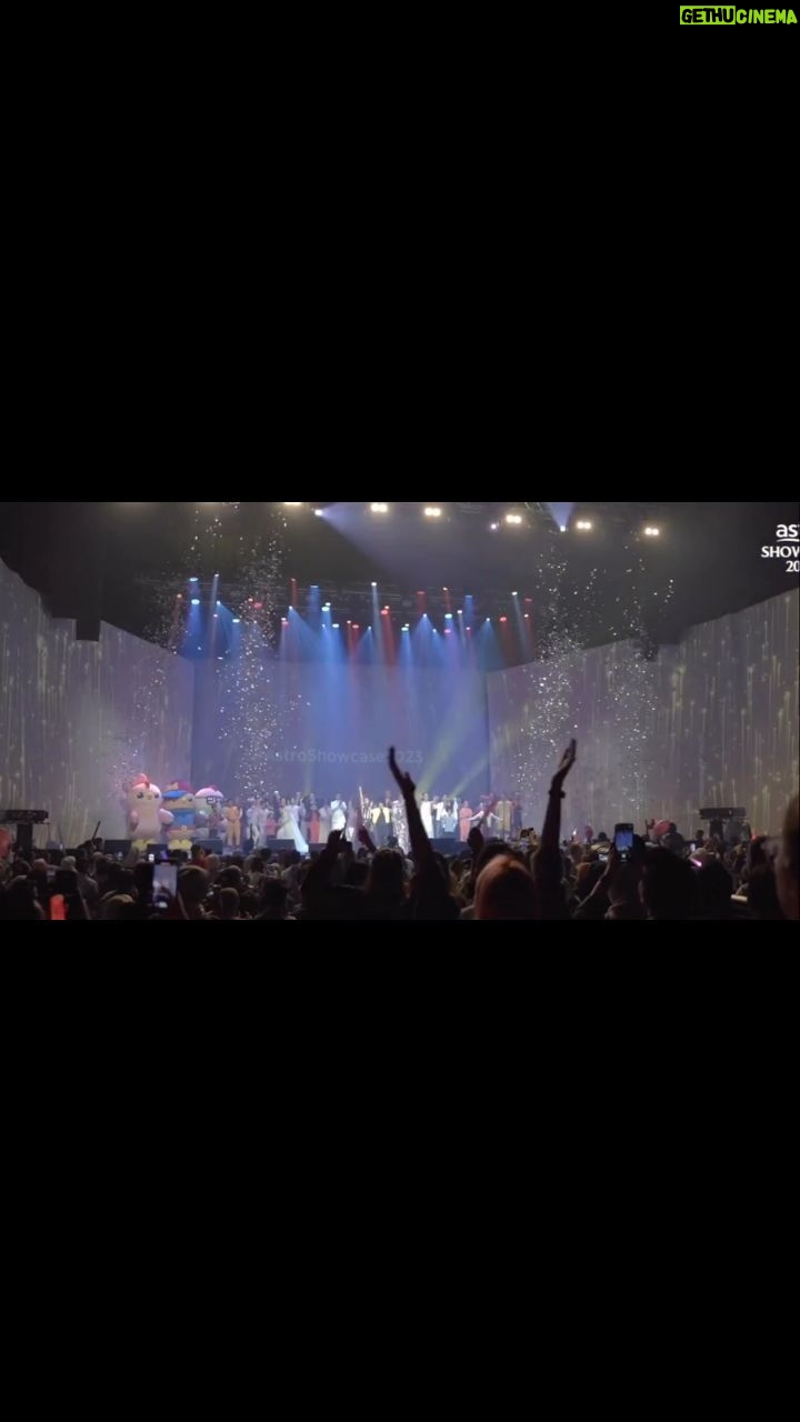 Tiara Jacquelina Instagram - #Repost @astromalaysia • • • • • • #AstroShowcase2023 Fabulous snapshots of the night full of Sweet Streams Are Made Of These 💗 Star-studded performances from both local and international stars. Missed out? Catchup the full show on @astrogempak YouTube 🎬🤳🏻 #AstroBaharu #TakMacamDulu #SweetStreamsAreMadeOfThese #TiaraJDirects #EnfinitiMakesMagic Zepp Kuala Lumpur