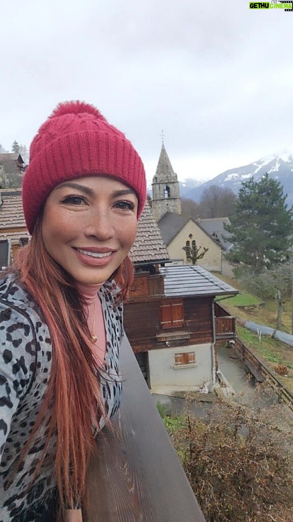 Tiara Jacquelina Instagram - The views from up here are so beautiful, even on a gray day. Sending you all lots of love from the Swiss alps ❤️ Swiss Alps