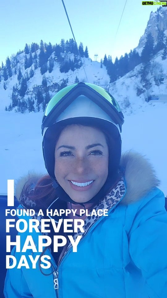 Tiara Jacquelina Instagram - I am in my happy place when I'm on the ski slopes. Take a guess where I am.