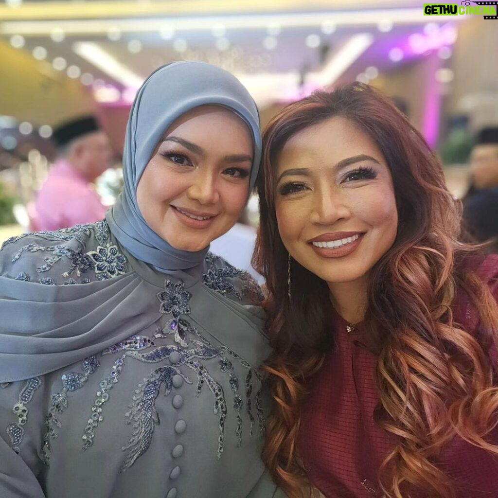 Tiara Jacquelina Instagram - Enjoying @ctdk's lovely company at the beautiful wedding reception of Nadhirah and Cal. Sime Darby Convention Centre