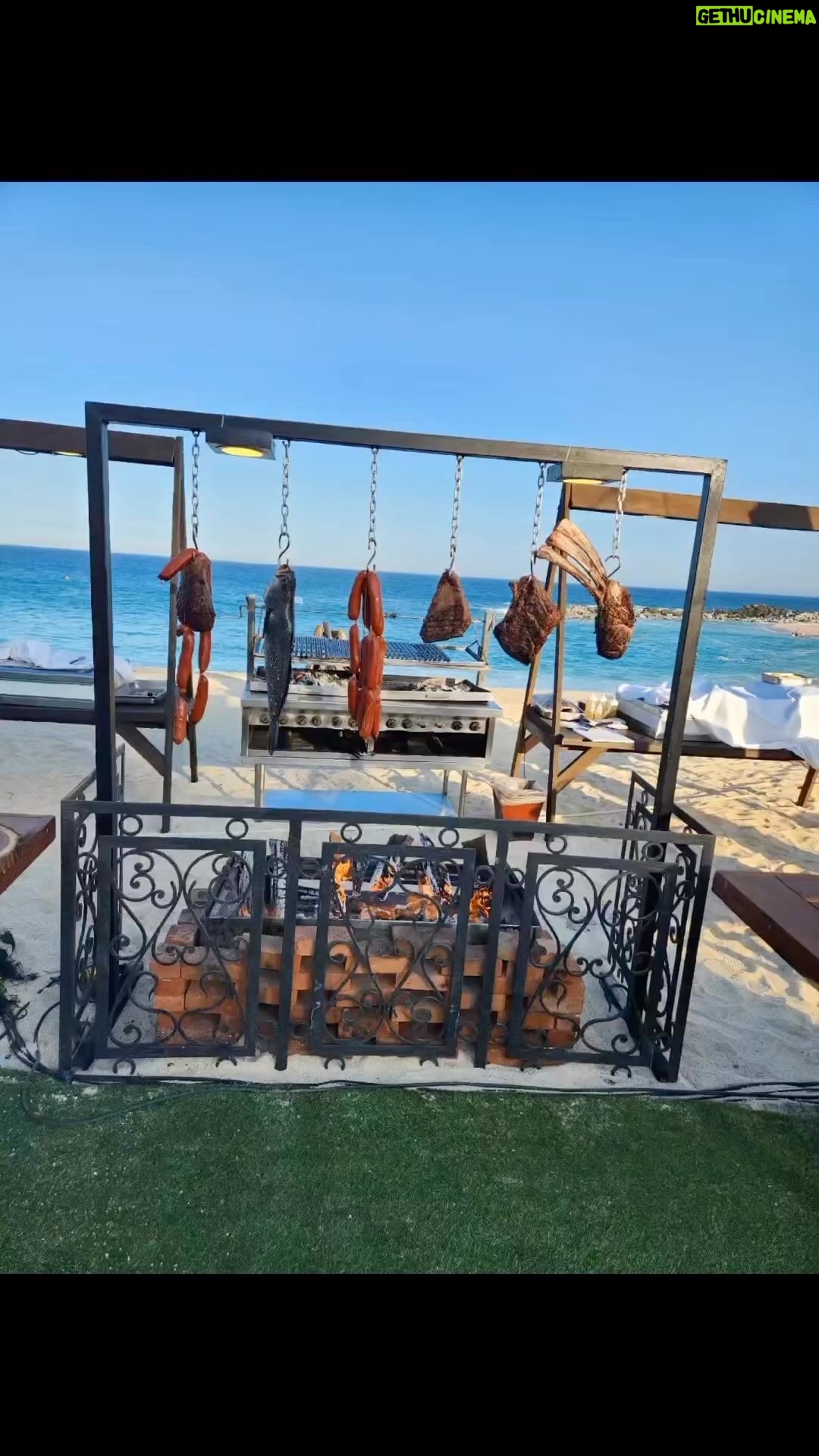 Tiffany Derry Instagram - All I have to say is @hiltonloscabos rejuvenates my spirit every time!! Work hard play hard is definitely the model for me when I’m there!! Our Beachside BBQ was Everything!!! For those of you who don’t know I annually celebrate the 4th in Cabo with this incredible team and it’s our thing. Plan to be there next year so you can enjoy it with us. Here’s a sneak peak of our Beachside BBQ!! The hospitality of the Chefs and FOH is unmatched❤️ Thanks everyone and I’ll see you next year!! #shef #cheftiffanyderry #hiltonloscabos #cabosanlucas #mexico 📸 @carlosrayasm