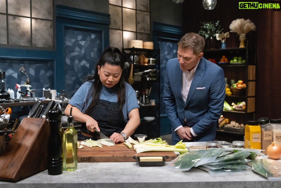 Tiffany Derry Instagram - Premiering Tuesday, September 19th at 9/8c pm- “Titans vs Mei Lin” Tournament of Champions winner @meilin21 brings her competitive edge to Bobby Flay’s Triple Threat kitchen. As Michael Voltaggio’s former protege, she’s ready to show that the student can outcook the master and the rest of team Titan. Then, judge @stephanieizard will decide if Mei Lin’s winning streak has come to an end. #BobbysTripleThreat @foodnetwork