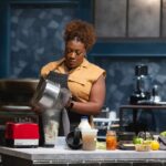 Tiffany Derry Instagram - Premiering Tuesday, September 19th at 9/8c pm- “Titans vs Mei Lin” Tournament of Champions winner @meilin21 brings her competitive edge to Bobby Flay’s Triple Threat kitchen. As Michael Voltaggio’s former protege, she’s ready to show that the student can outcook the master and the rest of team Titan. Then, judge @stephanieizard will decide if Mei Lin’s winning streak has come to an end. #BobbysTripleThreat @foodnetwork