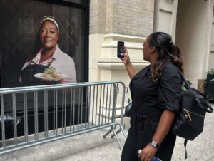 Tiffany Derry Instagram - So imagine pulling up to do some media events at @foodnetwork Kitchen and you see your face on the wall!! Yes had no clue y’all!! We had the best time hanging and can’t wait to do it again. Go check us out on Park Ave and tag us with your pics @chefbrookew @mvoltaggio @bobbyflay #bobbystriplethreat #shef #foodnetwork Food Network Kitchen