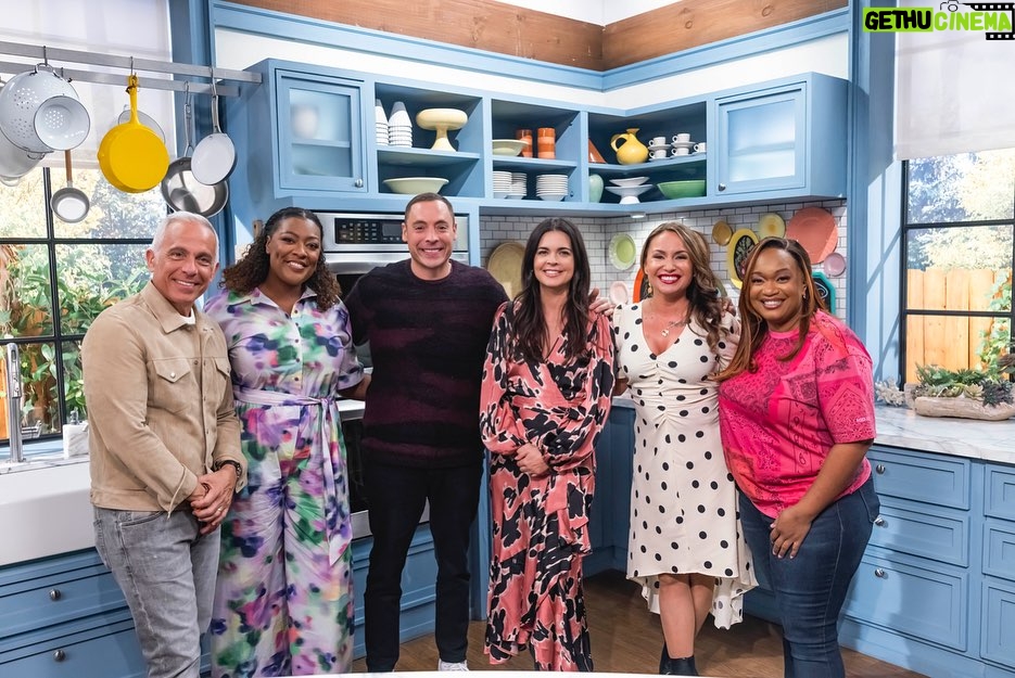 Tiffany Derry Instagram - Premiering Saturday, February 3rd at 11am- “Date Night at Home” The Kitchen has the perfect menu for a delicious date night at home! @katieleebiegel and @geoffreyzakarian kickoff happy hour with Blue Cheese Stuffed Dates and a Pink French 77 before @jeffmauro makes a special Cocoa-Chile Rubbed Salmon with Roasted Rainbow Carrot and Crispy Quinoa. Then, Geoffrey Zakarian’s Warm Zucchini Salad with Almonds is sure to impress. We reveal Food Network’s “Hot List” 2024, @stephanie.boswell and I join the Kitchen to make a White Bolognese and Carolina Reaper Chocolate Sauce and @sunnyanderson takes on dessert with her Easy Brownie BonBons. Hair @jacqueline_helene MUA: @jacqueline_helene Wardrobe @courtneyfuglein #TheKitchen @FoodNetwork #shef #cheftiffanyderry