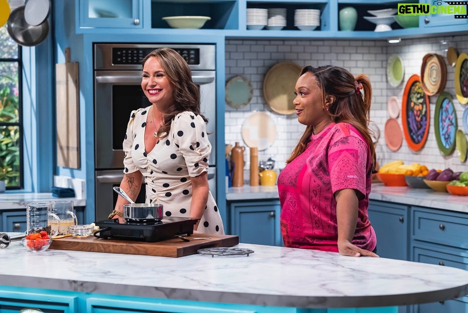 Tiffany Derry Instagram - Premiering Saturday, February 3rd at 11am- “Date Night at Home” The Kitchen has the perfect menu for a delicious date night at home! @katieleebiegel and @geoffreyzakarian kickoff happy hour with Blue Cheese Stuffed Dates and a Pink French 77 before @jeffmauro makes a special Cocoa-Chile Rubbed Salmon with Roasted Rainbow Carrot and Crispy Quinoa. Then, Geoffrey Zakarian’s Warm Zucchini Salad with Almonds is sure to impress. We reveal Food Network’s “Hot List” 2024, @stephanie.boswell and I join the Kitchen to make a White Bolognese and Carolina Reaper Chocolate Sauce and @sunnyanderson takes on dessert with her Easy Brownie BonBons. Hair @jacqueline_helene MUA: @jacqueline_helene Wardrobe @courtneyfuglein #TheKitchen @FoodNetwork #shef #cheftiffanyderry