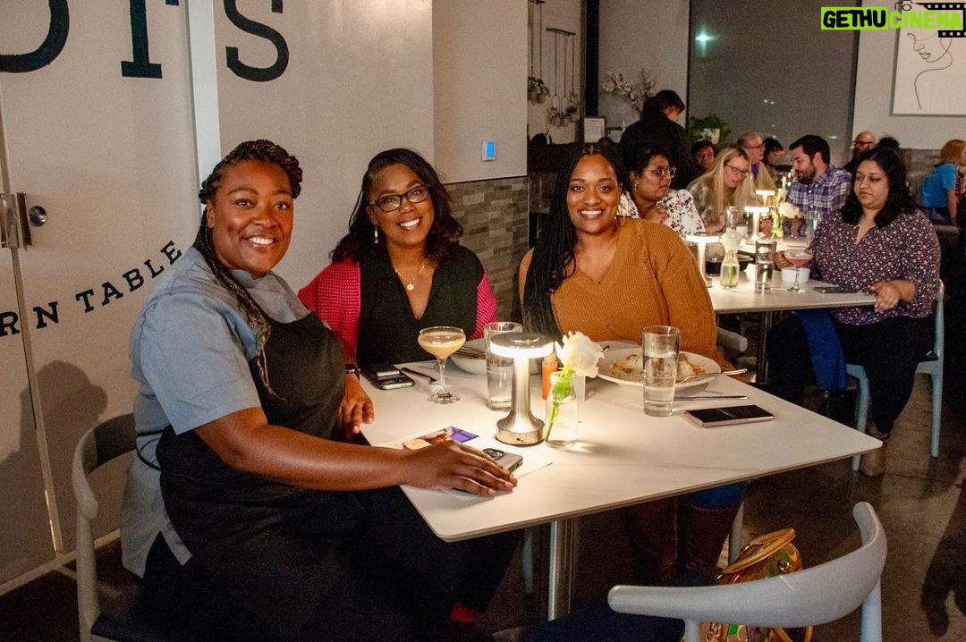 Tiffany Derry Instagram - Last night, we had an evening full of laughs, great food, and delicious cocktails while we watched the season premiere of Worst Cooks in America with @mastercheftd! Did you watch the episode? Tune in every Sunday on @foodnetwork at 7pm CST!