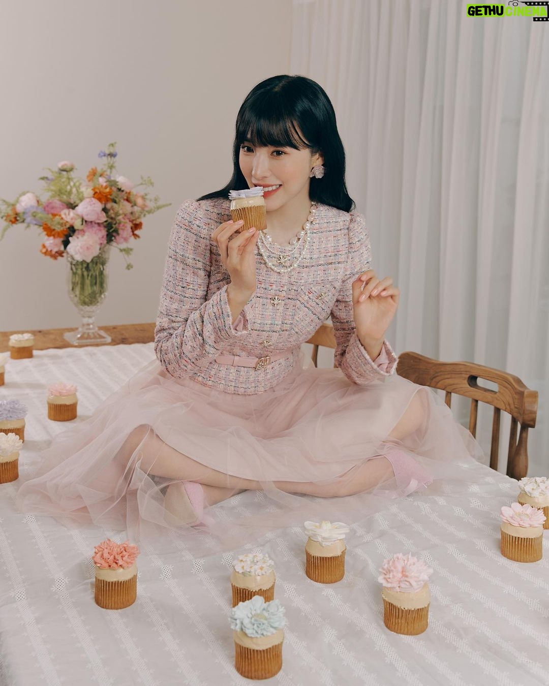Tiffany Young Instagram - @satin_korea 23 fw