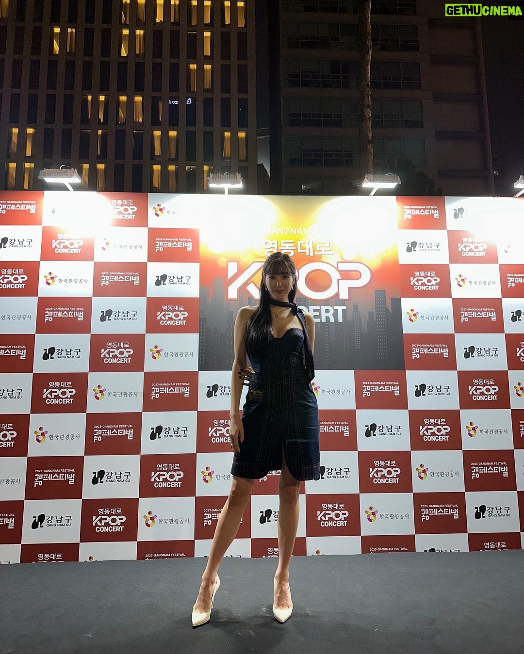Tiffany Young Instagram - 감사합니다 곱하기 네번 영동대로