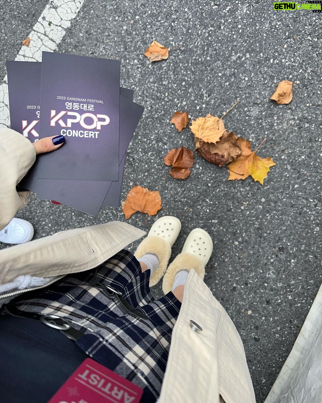 Tiffany Young Instagram - 감사합니다 곱하기 네번 영동대로