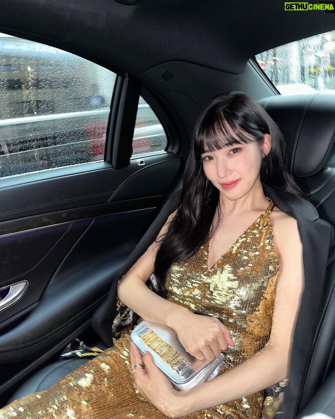 Tiffany Young Instagram - couldnt sleep bc @moschino