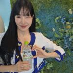 Tiffany Young Instagram - CGV 연남에 '토레타 월드'를 오픈했다고 해요. 도심 속 수분채움을 10월22일까지 꼭 경험해보세요 !! 🏞💧 @coke.deal #토레타월드 #토레타 #수분채움 #광고