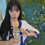 Tiffany Young Instagram - CGV 연남에 '토레타 월드'를 오픈했다고 해요. 도심 속 수분채움을 10월22일까지 꼭 경험해보세요 !! 🏞💧 @coke.deal #토레타월드 #토레타 #수분채움 #광고