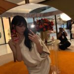 Tiffany Young Instagram - @bulgari Allegra Passeggiata , the Hyundai Seoul 🕊️ 불가리 퍼퓸의 첫 팝업 스토어에 초대되어 다녀왔어요. 신제품 파세지아타 오 드 퍼퓸 론칭을 축하하는 곳에서 다양한 액티비티도 체험해보고 선물도 받고 오랜만에 좋아하는 불가리 향수 마음껏 체험해 보고 너무 재미있었어요. 8월15일까지 더 현대 서울 팝업 스토어에서 이탈리안의 산책을 닮은 향기 꼭 한번 맡아보세요 ✨ ps. 파니픽은 파세지아타 향수 + 베르가못 매그니파잉 에센스 🤍 #Bulgari #BulgariAllegra #불가리향수 #불가리알레그라 #magnifyformore