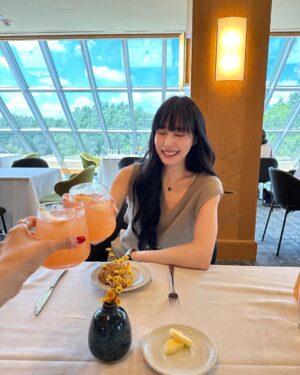 Tiffany Young Instagram - birthday lunch at the museum 🍪