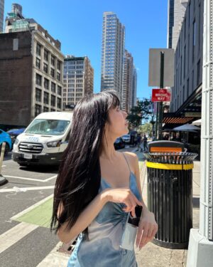 Tiffany Young Instagram - it was so great seeing everyone at the SAMSUNG GALAXY EXPERIENCE SPACE in NYC. had the most wonderful time together & i cant wait to see you all again !

@samsungmobileusa 
@thedivestudios