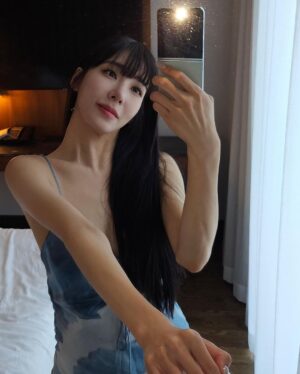 Tiffany Young Instagram - it was so great seeing everyone at the SAMSUNG GALAXY EXPERIENCE SPACE in NYC. had the most wonderful time together & i cant wait to see you all again !

@samsungmobileusa 
@thedivestudios