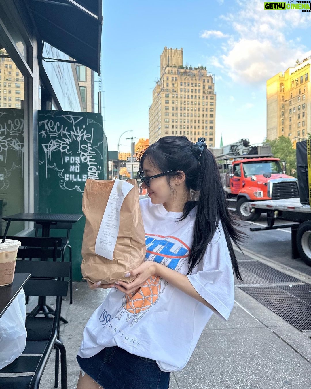 Tiffany Young Instagram - 72 hours in nyc 🍕