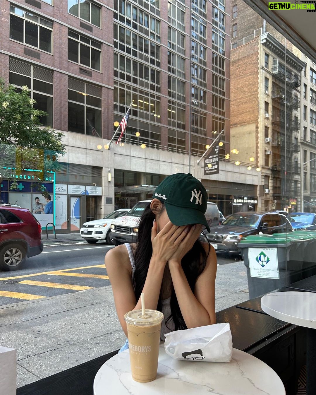 Tiffany Young Instagram - 72 hours in nyc 🍕