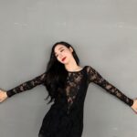Tiffany Young Instagram - 다음에 또 만나 록티 🎺