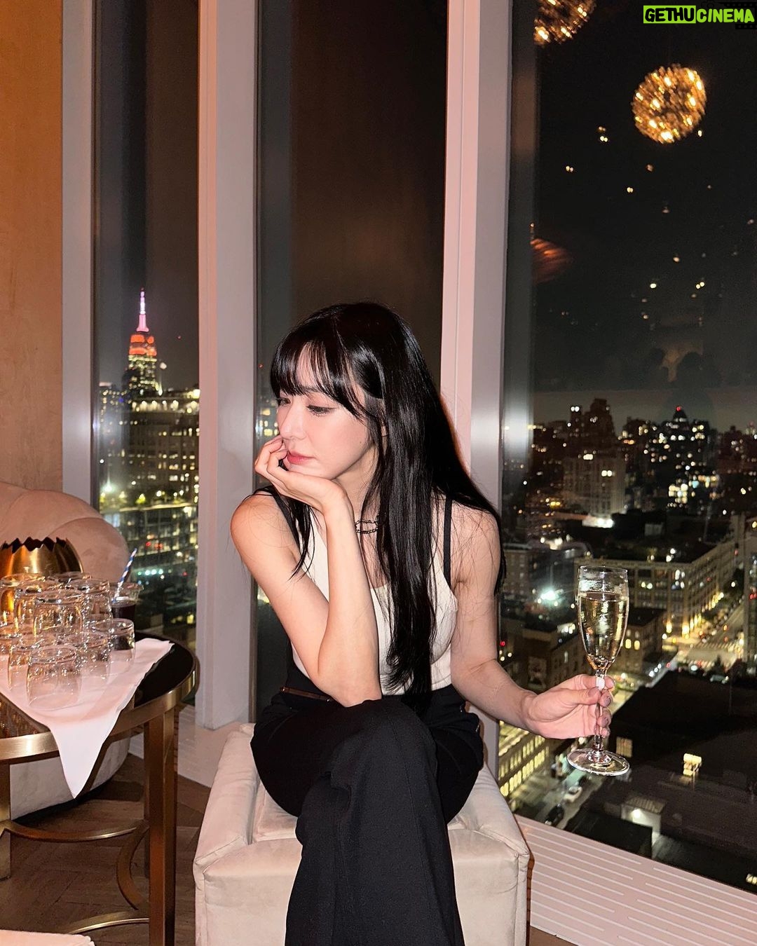 Tiffany Young Instagram - was so excited to join dive studios in NYC again, to kick-off New York Fashion Week with my new Galaxy Z Flip 5! more exciting stuff coming soon with @samsungmobileusa and @thedivestudios #SamsungxDIVE @samsungmobileusa @thedivestudios
