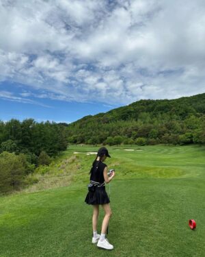 Tiffany Young Instagram - the green cup 💚