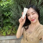 Tiffany Young Instagram - so grateful to join @beautyofjoseon_official as the new ambassador on this beautiful new campaign 'A Journey to Finding Your Finest Hanbang.' 🌾 @beautyofjoseon_official #ad #beautyofjoseon #조선미녀