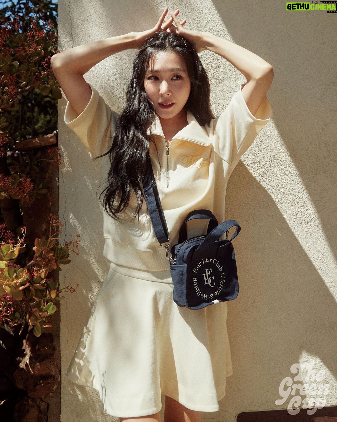 Tiffany Young Instagram - @thegreencup.official @fairliar_official 🌴