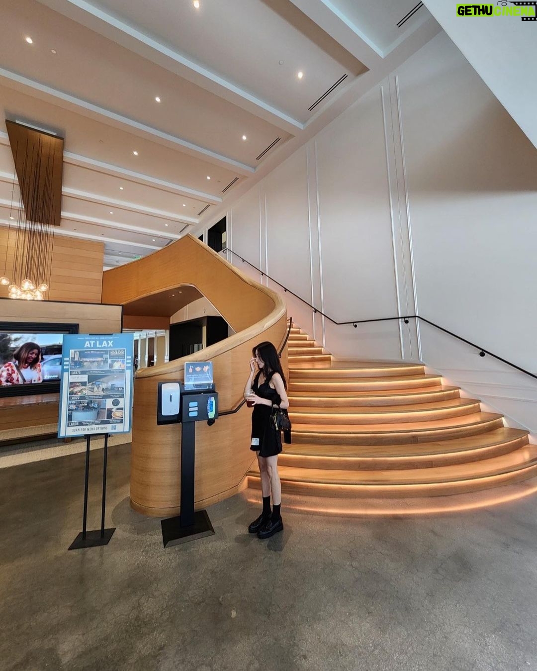 Tiffany Young Instagram - the week in : stairs smoothies and sushi