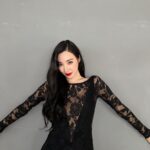 Tiffany Young Instagram - 다음에 또 만나 록티 🎺
