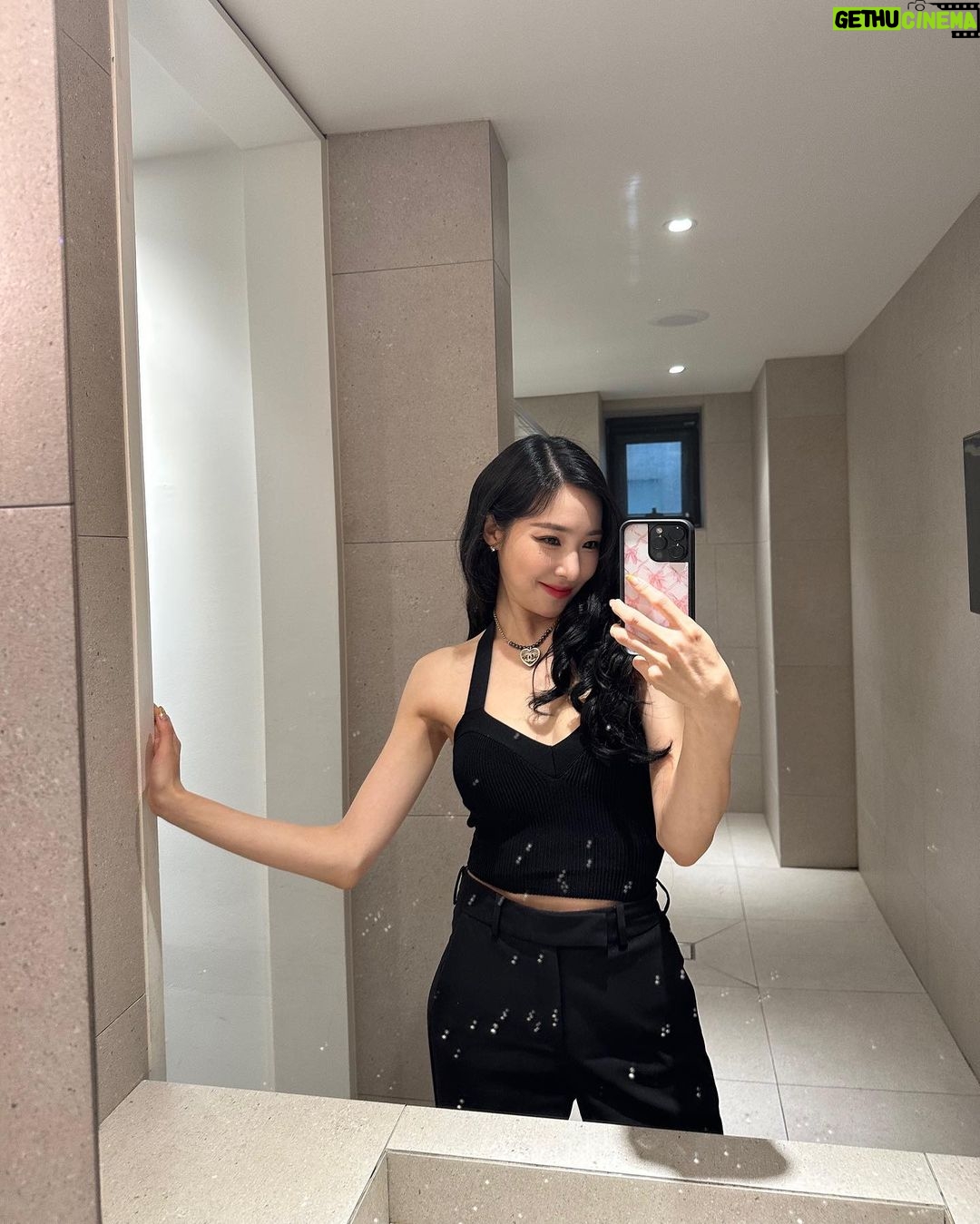 Tiffany Young Instagram - ROXIE '23 ❤️🔥