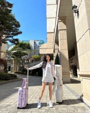 Tiffany Young Instagram - 출발 ⛳️🐰🌸