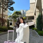 Tiffany Young Instagram - 출발 ⛳️🐰🌸