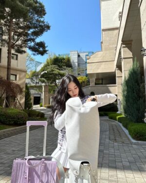 Tiffany Young Instagram - 출발 ⛳️🐰🌸